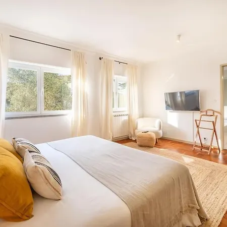 Casa Rosario - Three Bedroom With Private Pool カスカイス